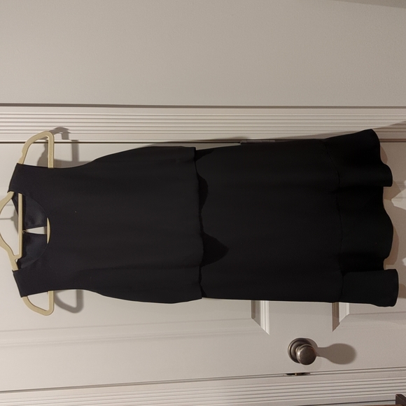 Banana Republic Dresses & Skirts - Faux Two Piece Black Banana Republic Dress W/ Flared Bottom